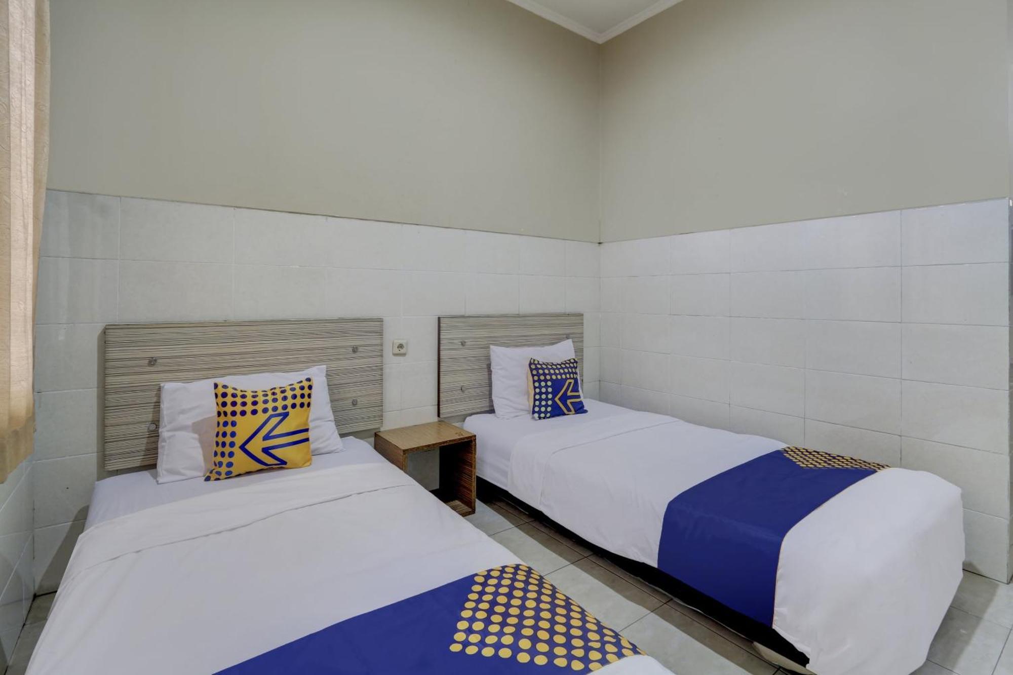Oyo Life 90159 Puri Asoka Guest House Семаранг Экстерьер фото
