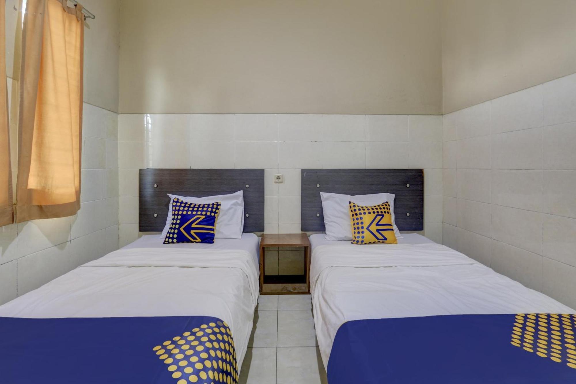 Oyo Life 90159 Puri Asoka Guest House Семаранг Экстерьер фото