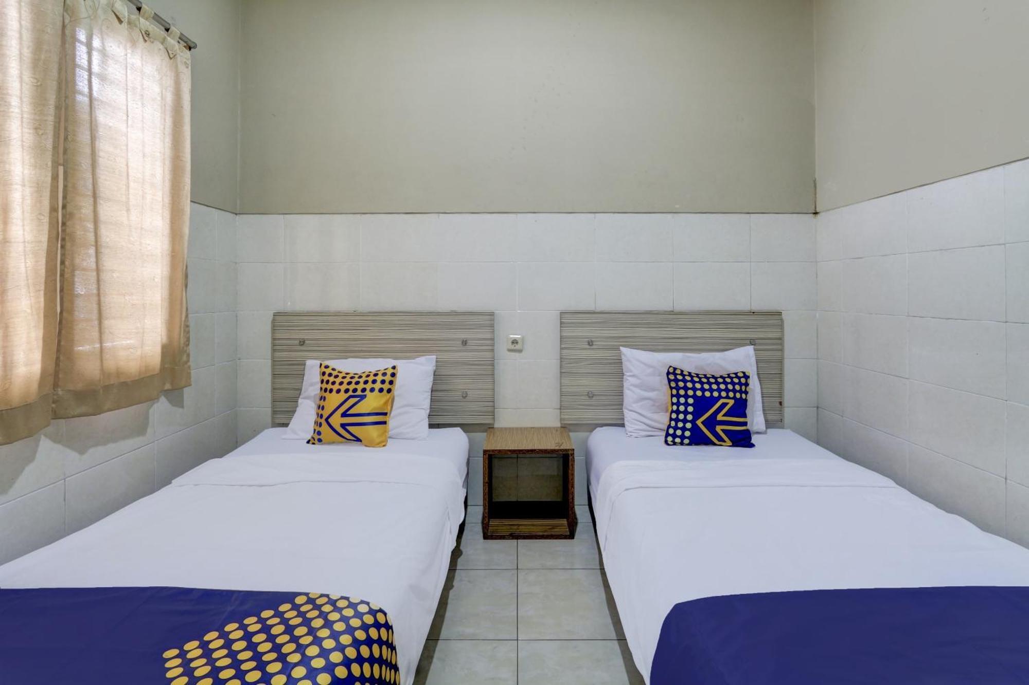 Oyo Life 90159 Puri Asoka Guest House Семаранг Экстерьер фото